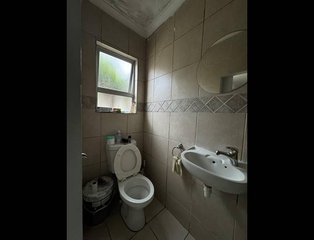 5 BEDROOM FREESTANDING FOR SALE IN TABLE VIEW